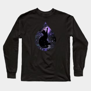 Cat reaching for the stars in a waterdrop, fantasy art Long Sleeve T-Shirt